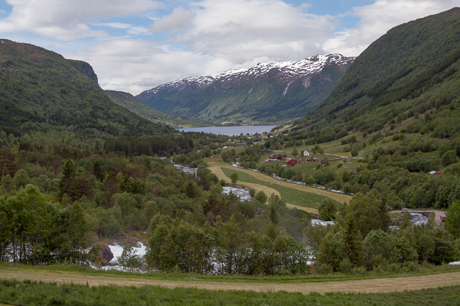 Lake Lauvavatnet (near Vallestadfossen, Norway)
