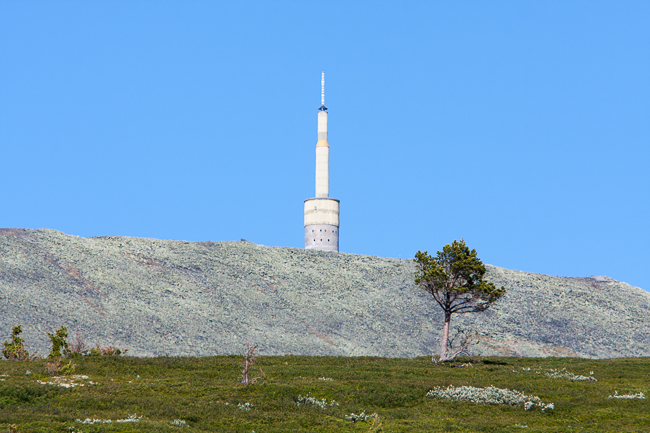 Transmission tower at Blahoe Mountain (Vaga, Oppland, Norway)