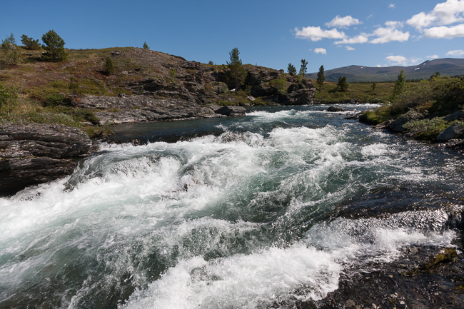 Rover along road 51 (Jotunheimen National Park, Norway)