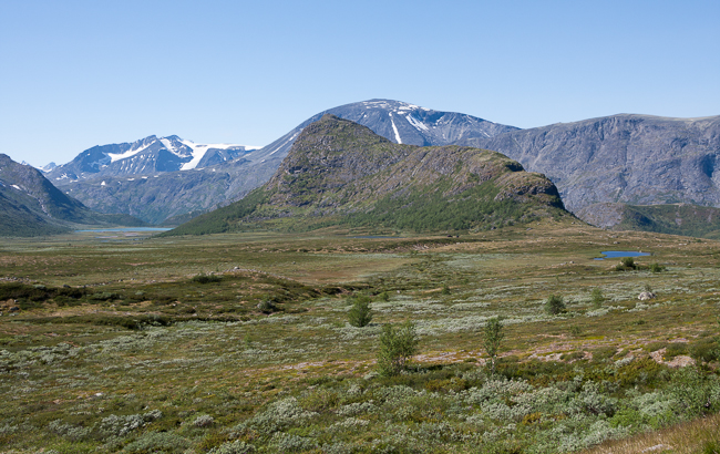 Valley Leirungsdalen and mountain Knutsho (Jotunheimen, Norway)
