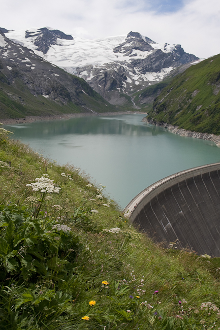 Artificial lake Mooserboden (Kaprun, Austria)